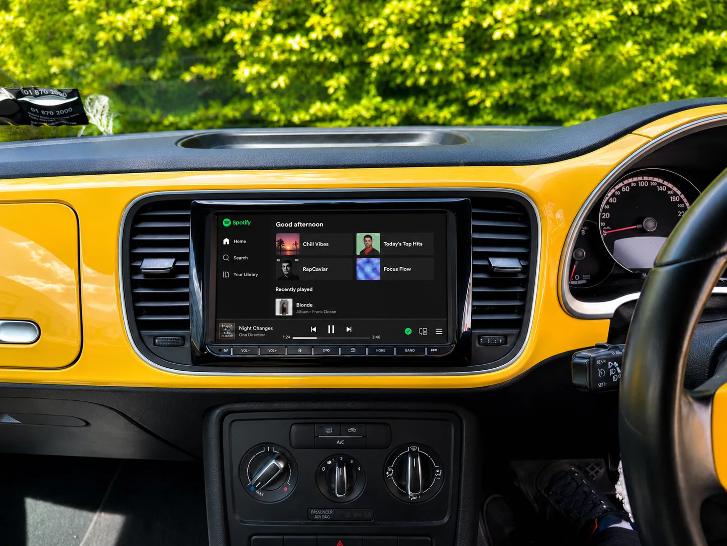 VW Beetle CarPlay installation photo